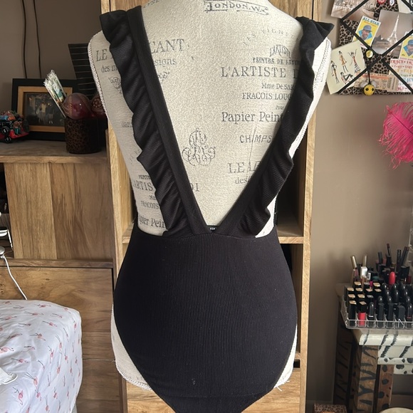 Forever 21 Ruffle Tank Bodysuit - Medium - Picture 3 of 5
